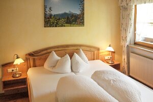 1. Schlafzimmer Ferienwohnung Watzmannkind 2